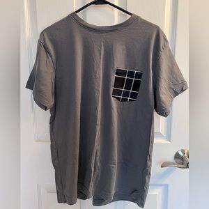 Men’s short sleeve tshirt with plaid pocket